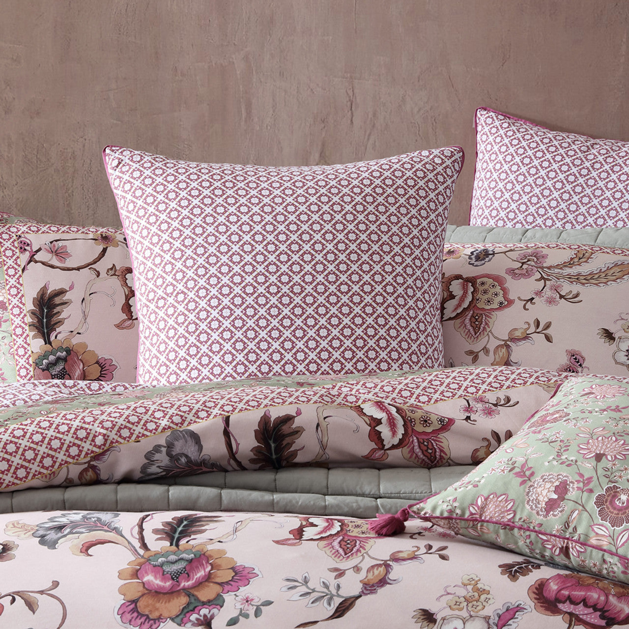 Lorelai Rose Quilt Cover Set by Logan and Mason