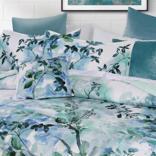 Woodbury White Bedspread Set By Bianca