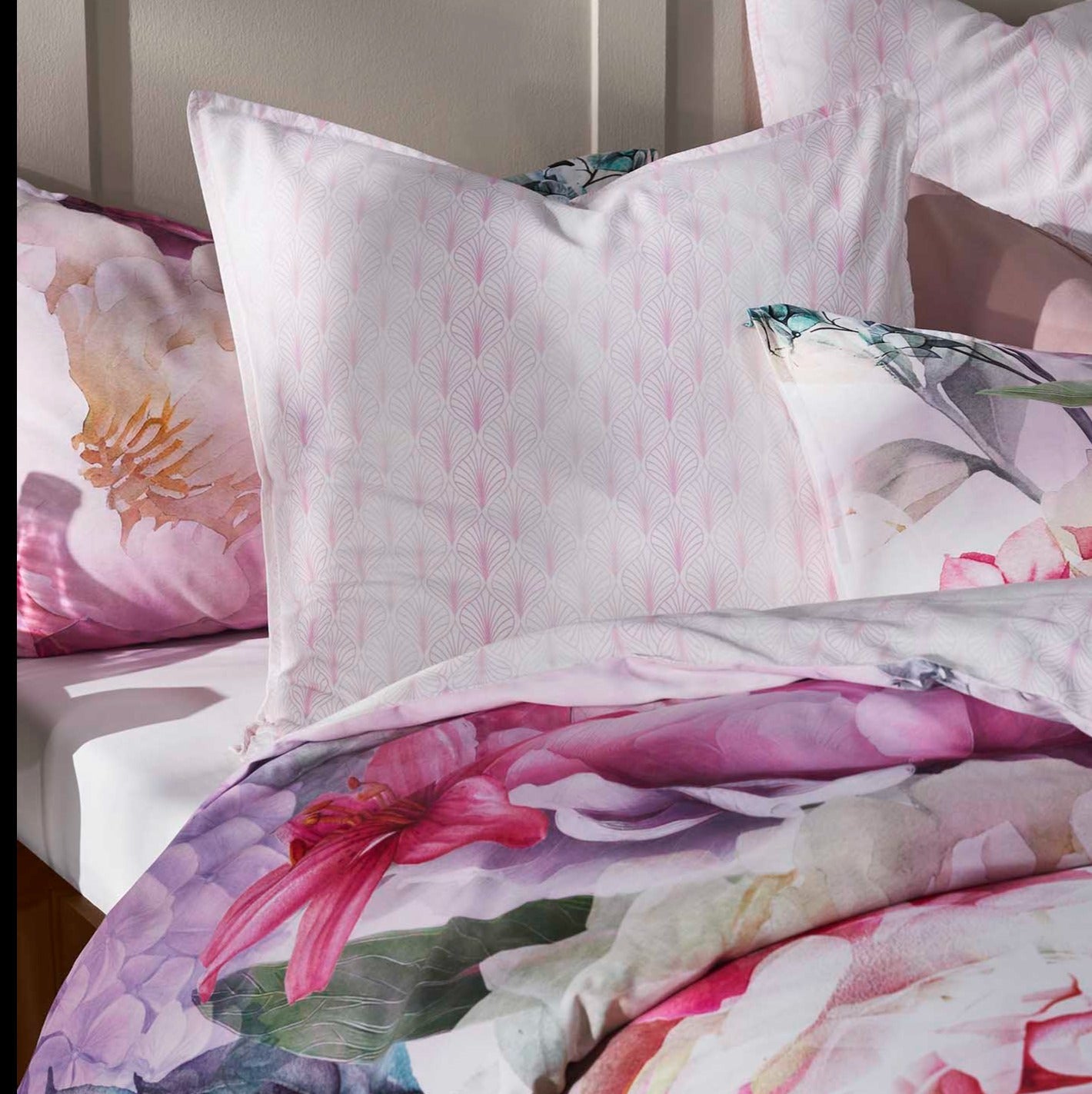 Summer Daze Pink Quilt Cover Set by Logan & Mason