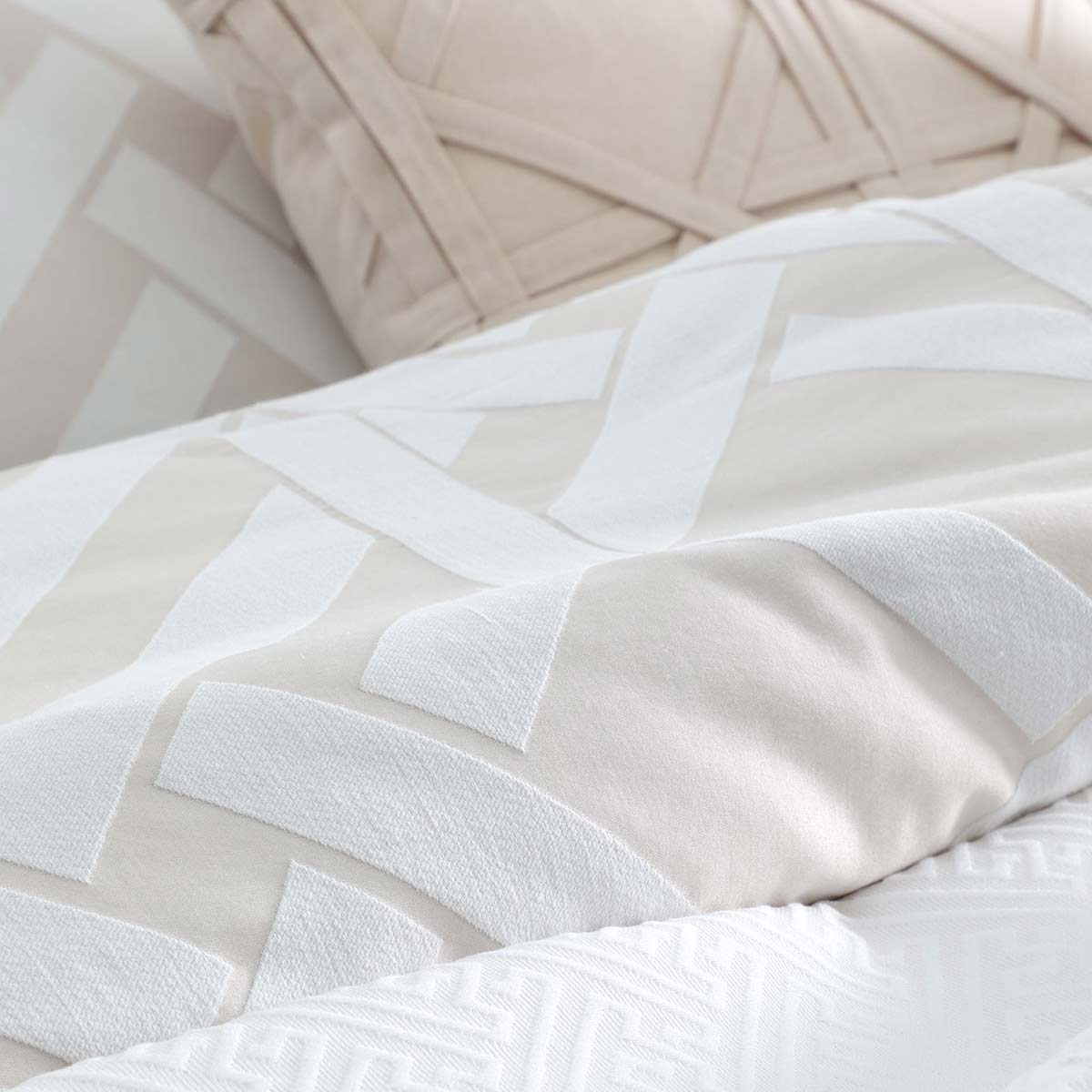 Pagoda Linen Quilt Cover Set by Florence Broadhurst