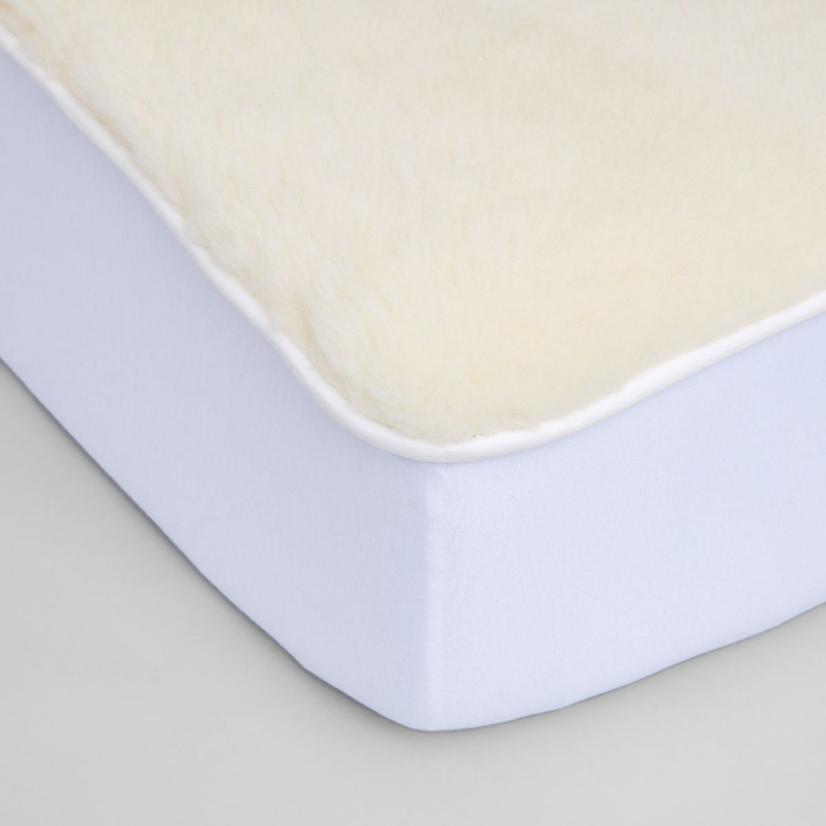 Deluxe Wool Reversible Underlay by Sheridan