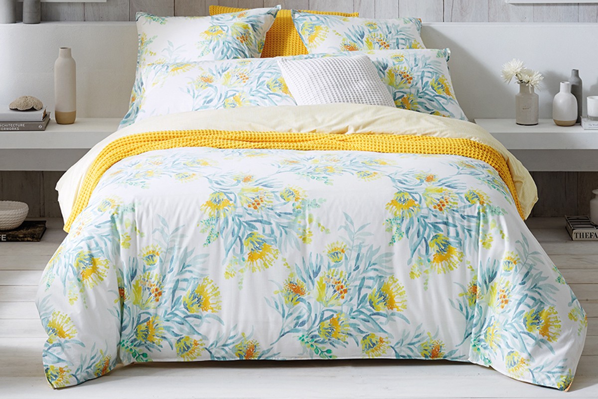 Leda Bloom quilt cover set