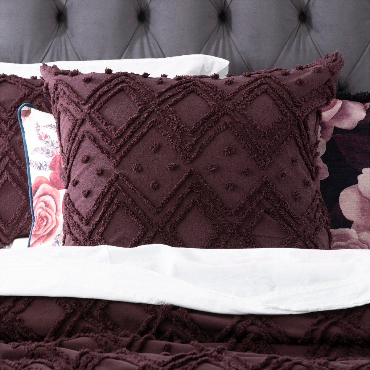 Medallion PLUM Vintage Quilt Cover Set by Park Avenue