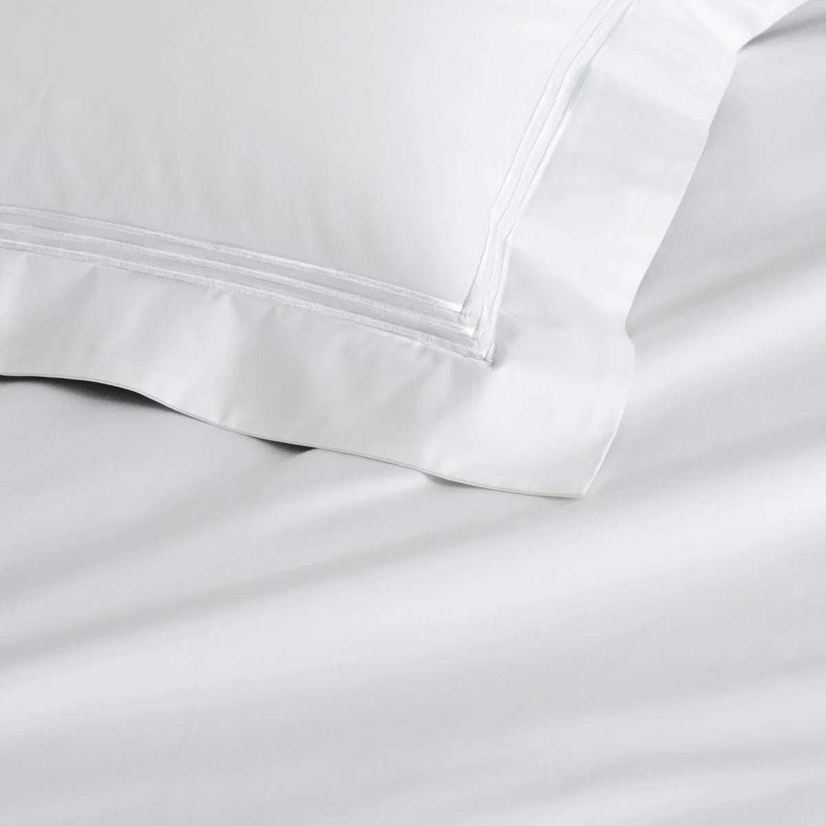 1200TC Palais Snow Quilt Cover by Sheridan