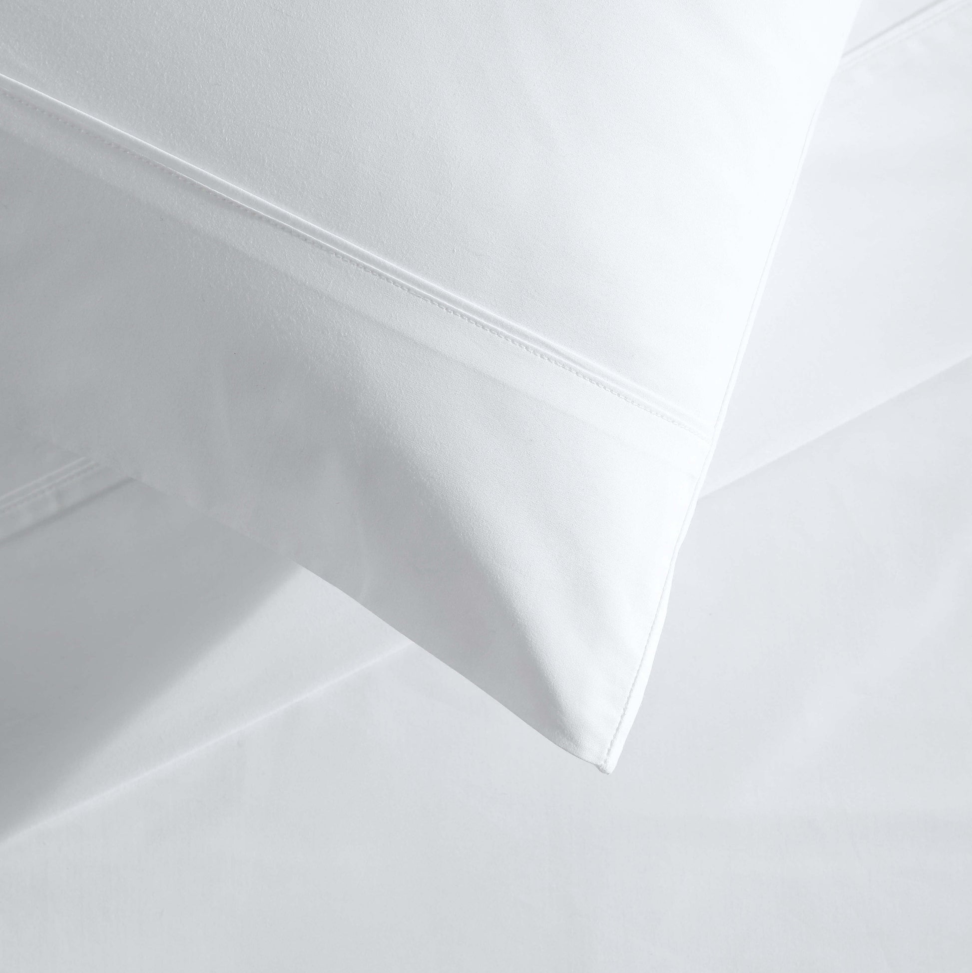 300TC Cotton Percale White Sheet Set by Private Collection