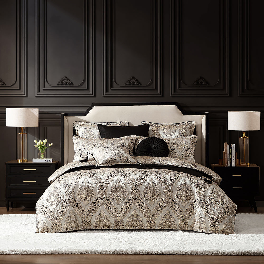 Monarch Pewter Quilt Cover Set by Davinci
