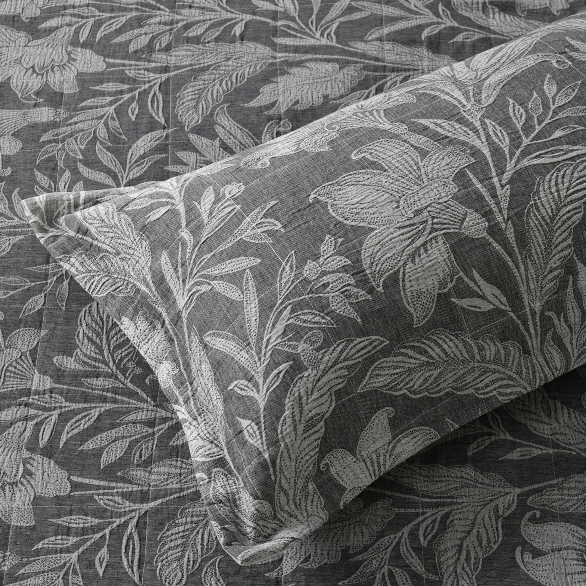 Maidstone Grey Bedspread Set By Bianca