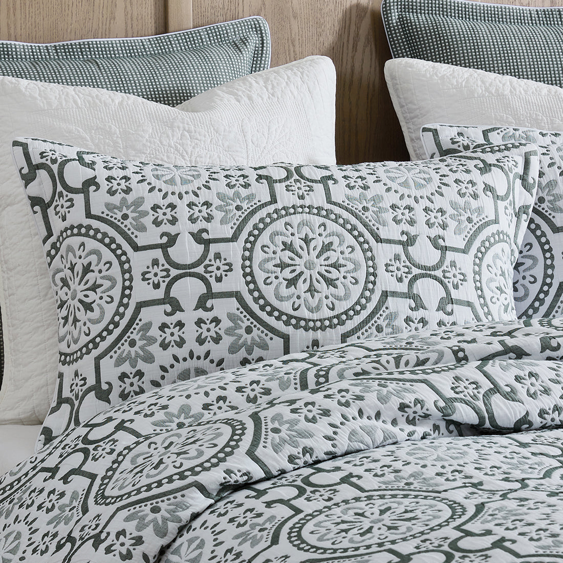 Mayfair Cilantro Quilt Cover Set by Private Collection