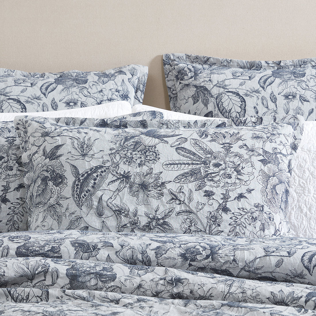 Paloma Ink Quilt Cover Set by Private Collection