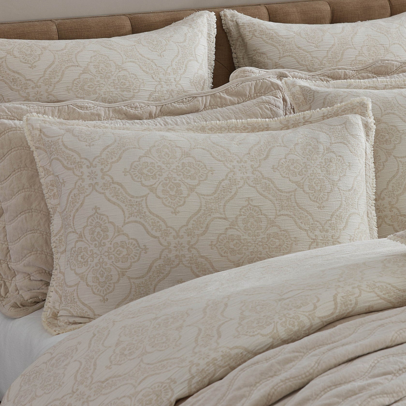 Parisian Linen Quilt Cover Set by Private Collection