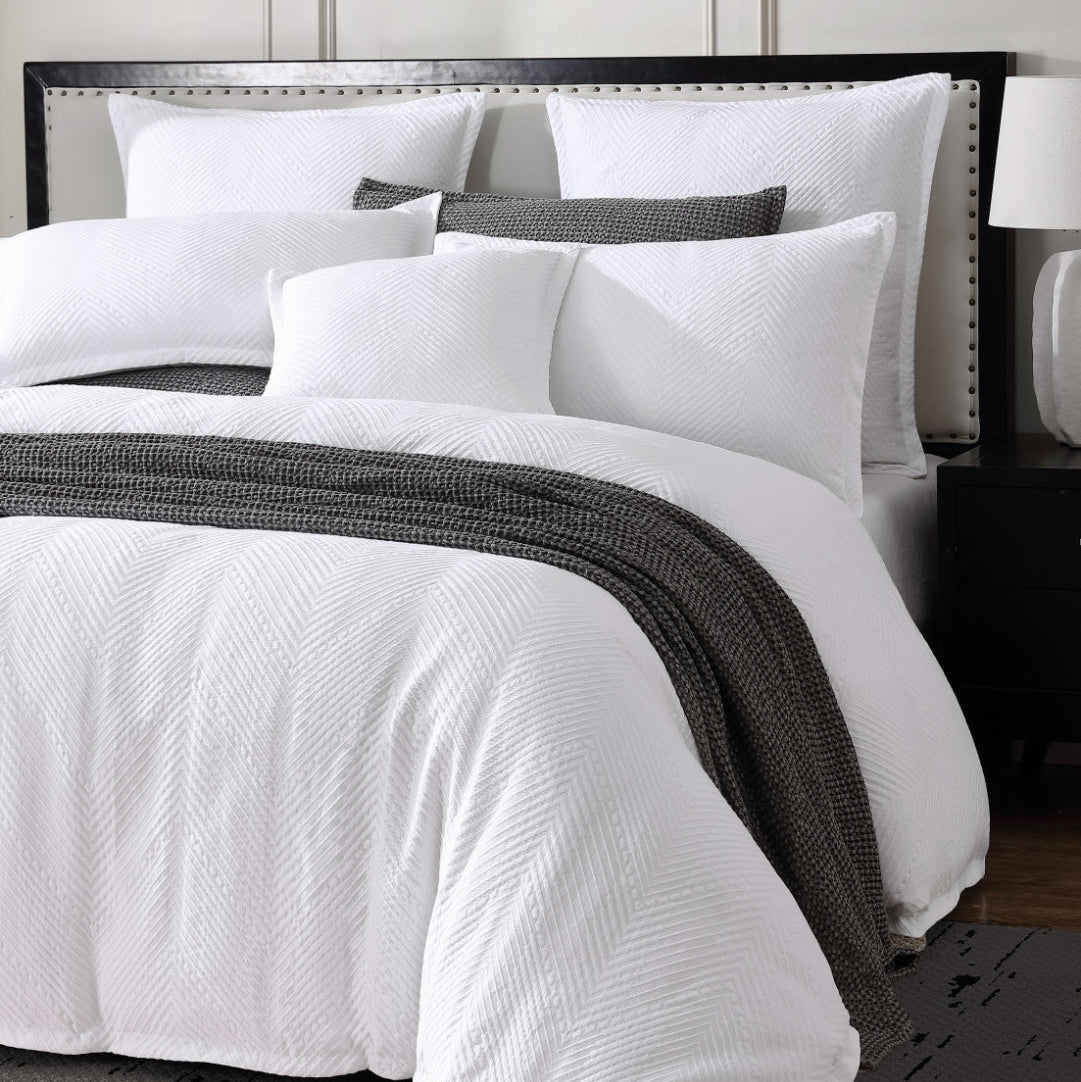 Viva White Quilt Cover Set by Private Collection