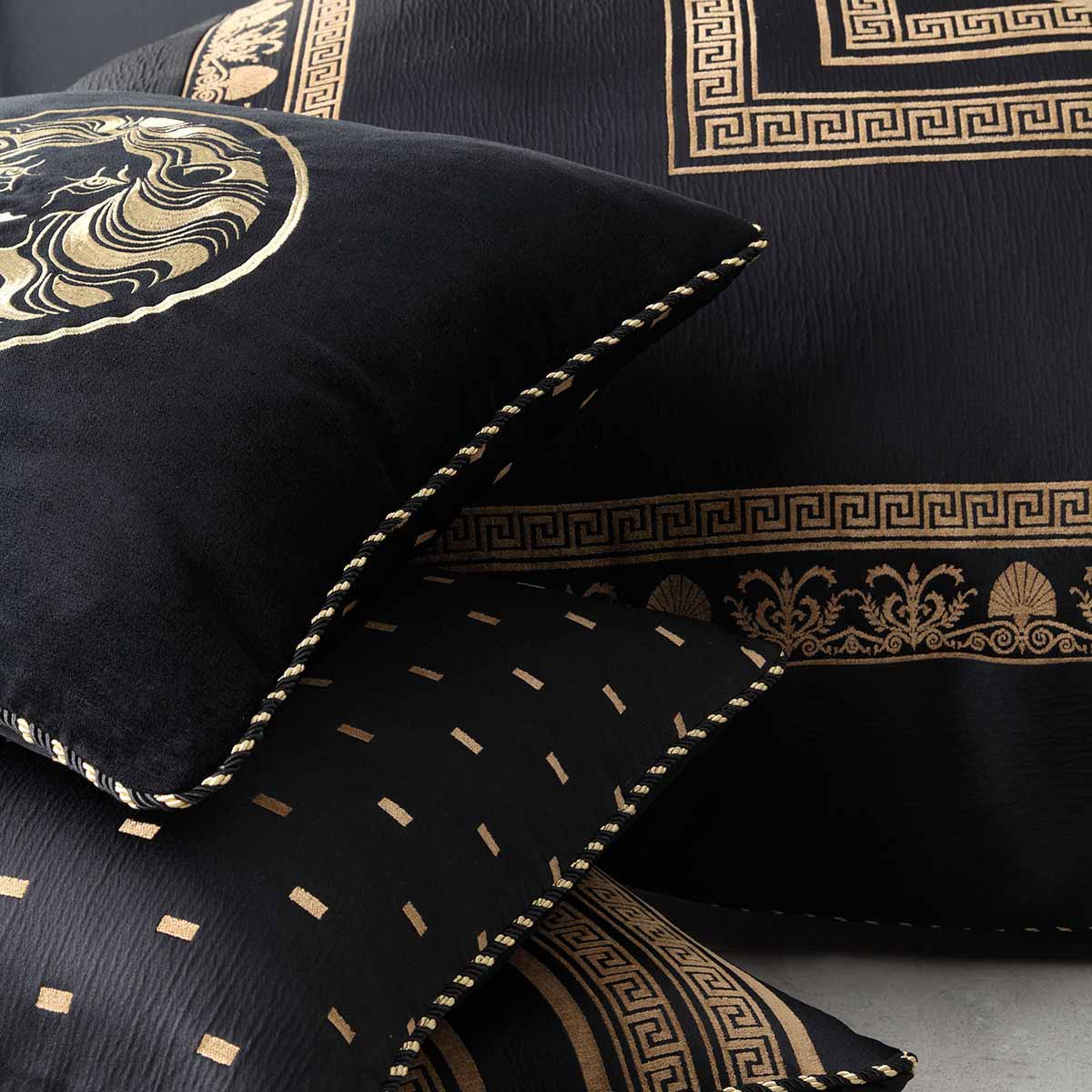 Luxurious Quilt Cover Set by DAVINCI