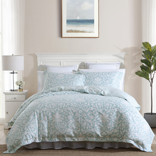 Mia Quilt Cover Set by Laura Ashley