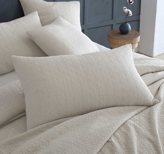 Kayo Linen Pillowcase Sham by Logan & Mason Platinum