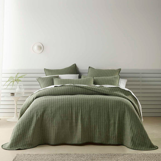 Bari Green Bedspread Set By Bianca