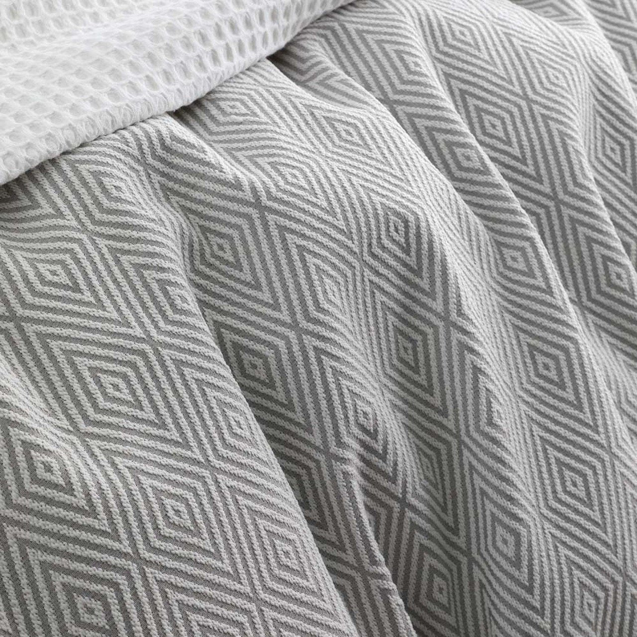 Taite Silver Quilt Cover Set By Private Collection