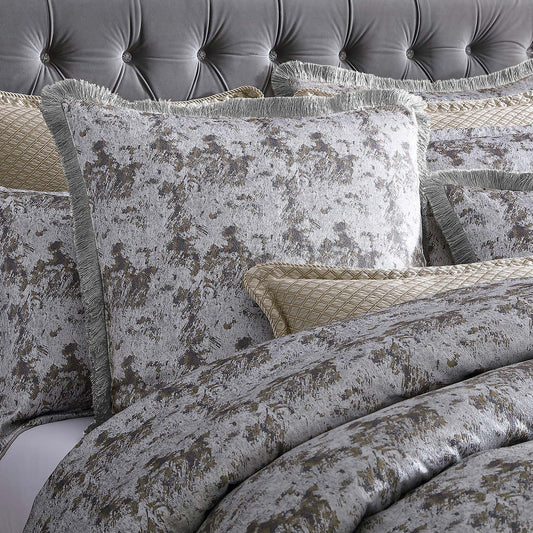 Trieste Silver Quilt Cover Set by Davinci