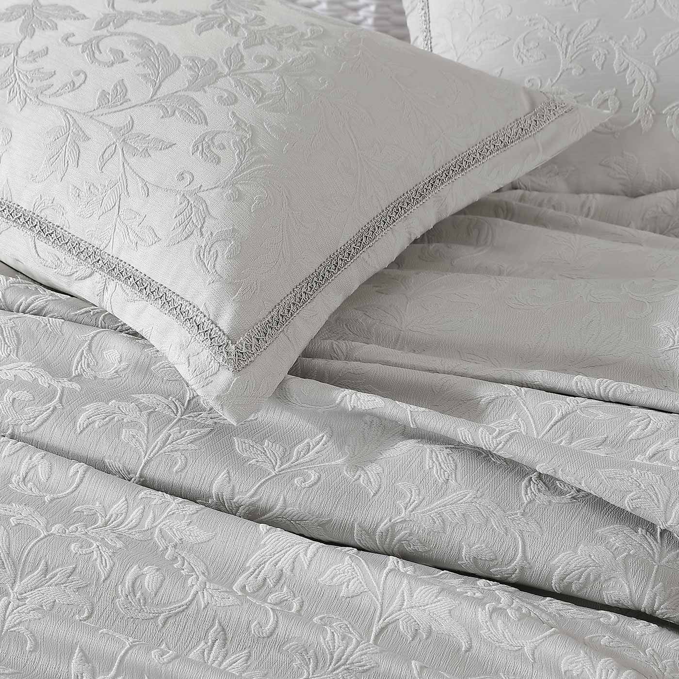 Valentina Cloud Quilt Cover Set by Private Collection