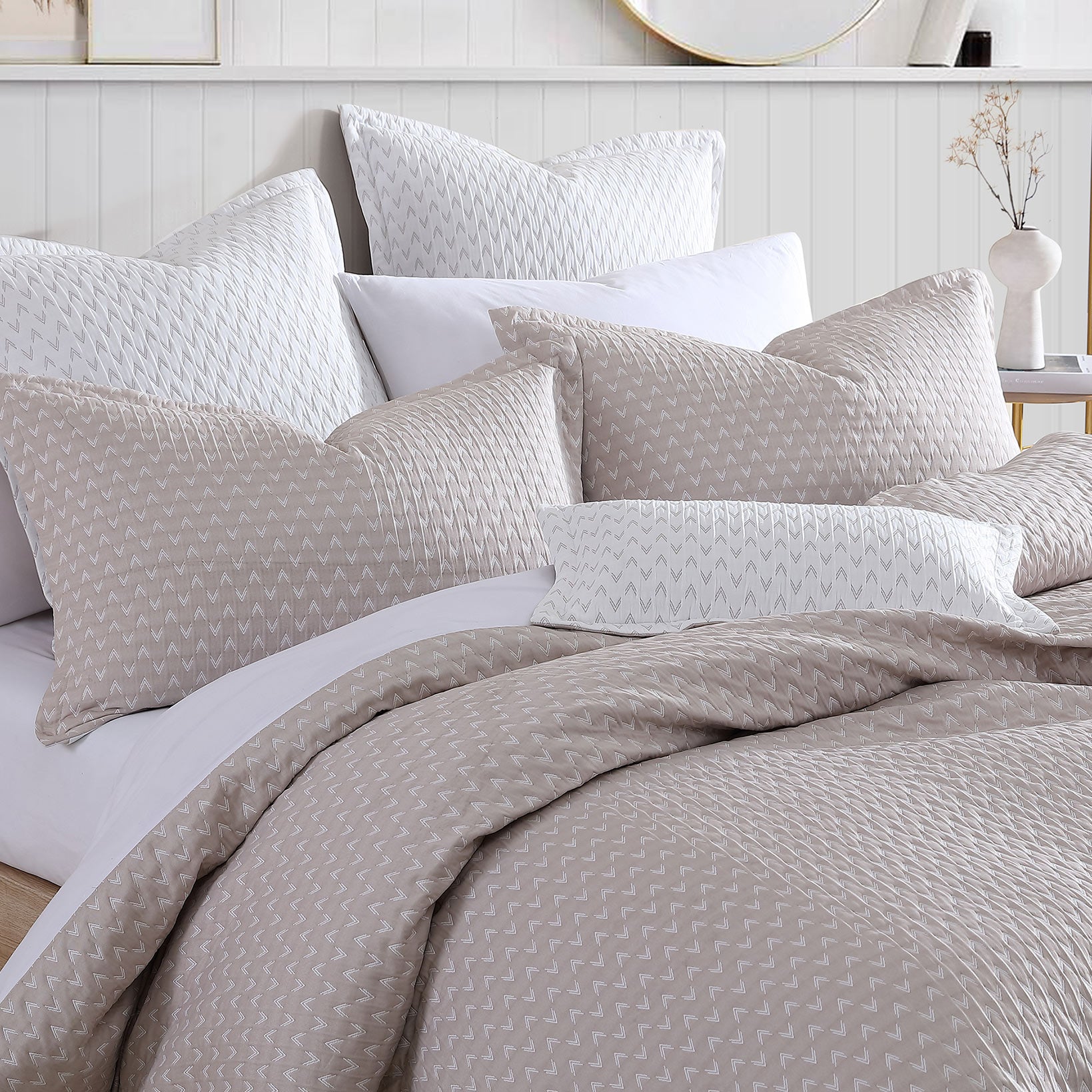 Varsity Linen Quilt Cover Set by Logan and Mason Platinum