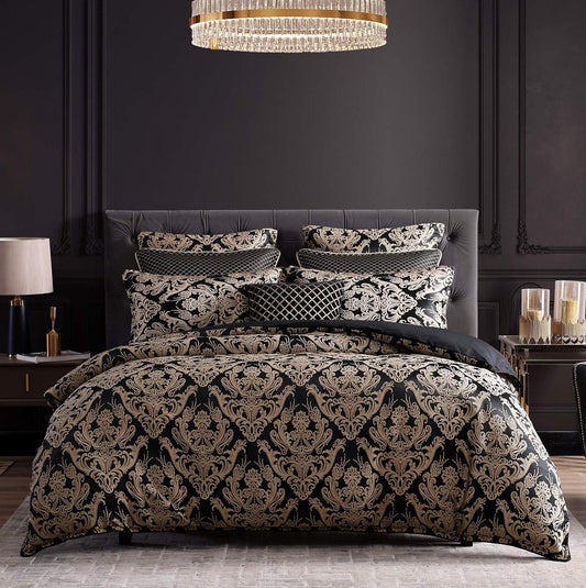 Vercelli Noir Quilt Cover Set by Davinci